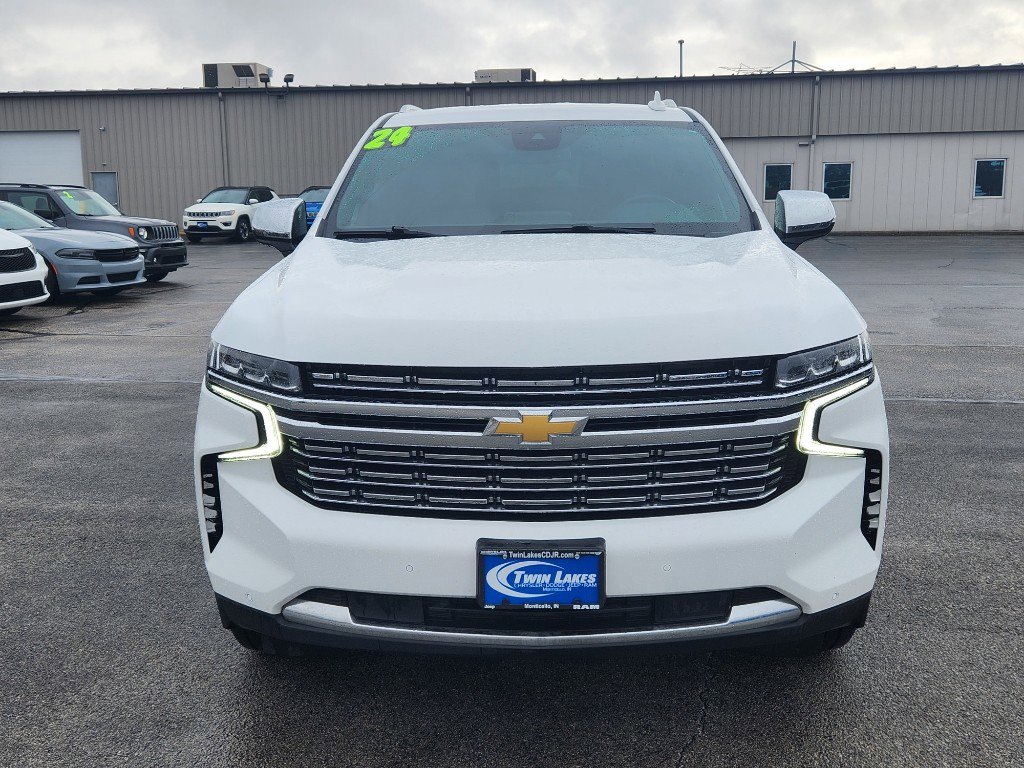 Used 2024 Chevrolet Suburban Premier image 3