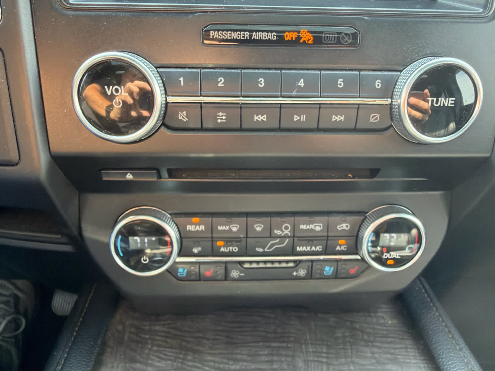 Used 2018 Ford Expedition Limited AWD/4WD image 22