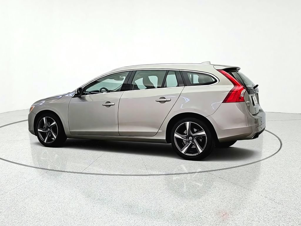 Used 2016 Volvo V60 T5 Platinum w/ Climate Package FWD image 5
