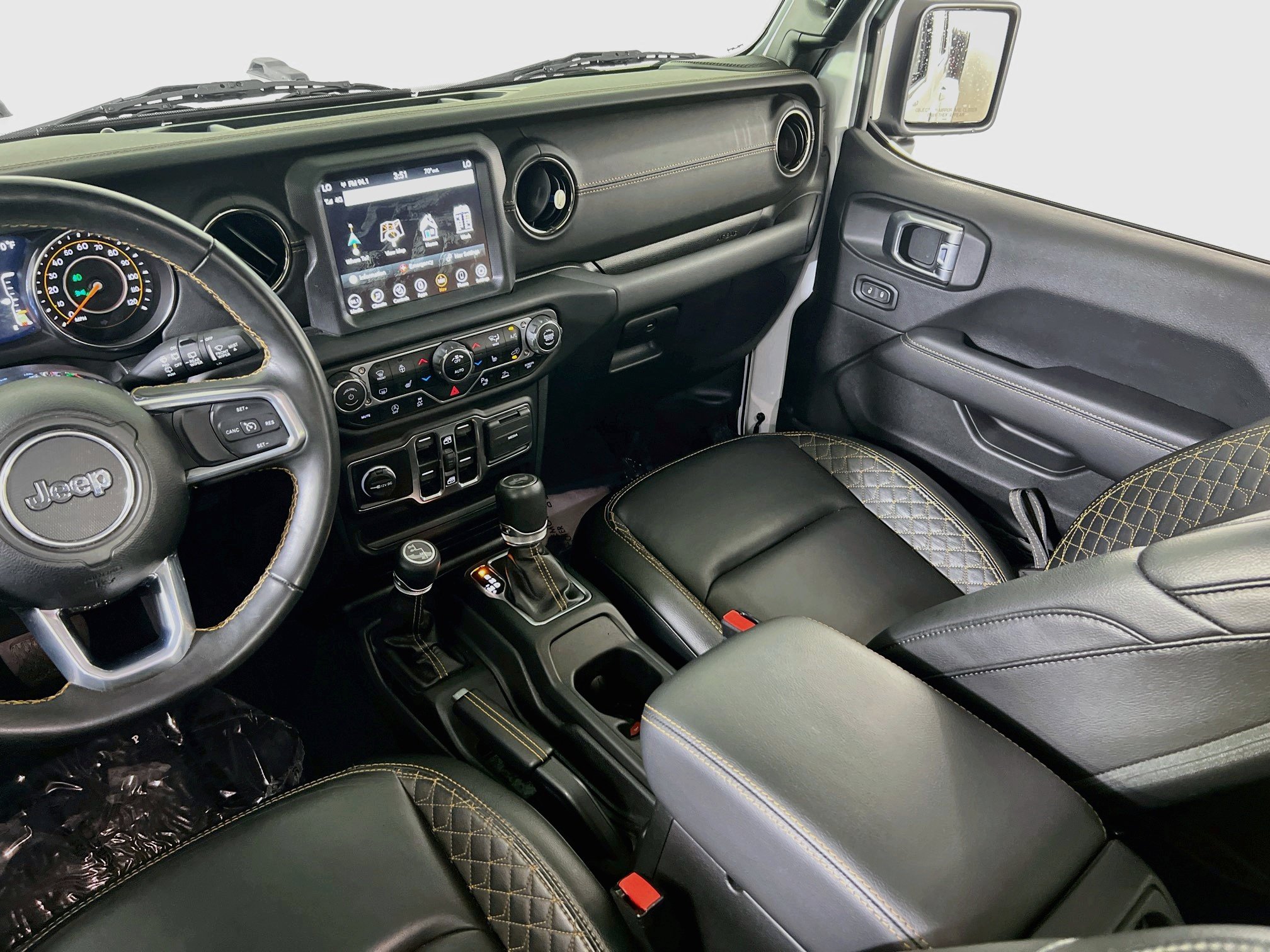 Used 2023 Jeep Wrangler Unlimited Sahara AWD/4WD image 22