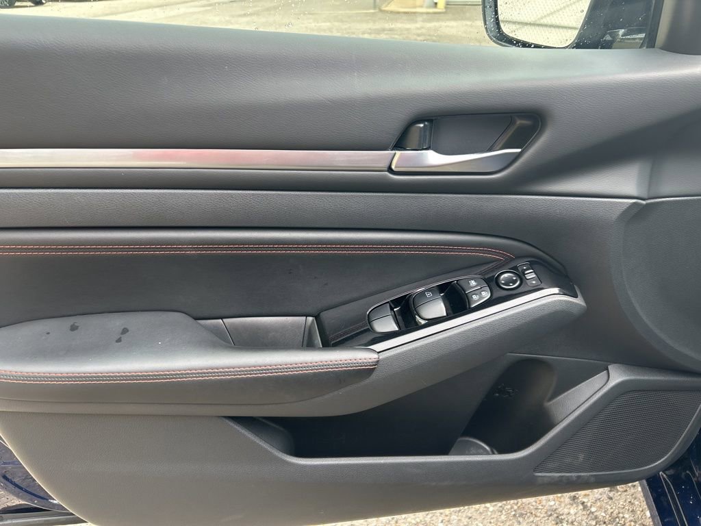 Used 2023 Nissan Altima 2.5 SR image 17