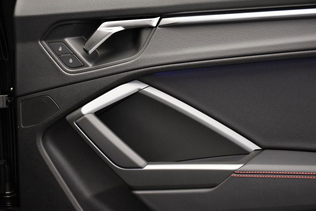 Used 2025 Audi Q3 2.0T Premium Plus w/ Premium Plus Package image 52