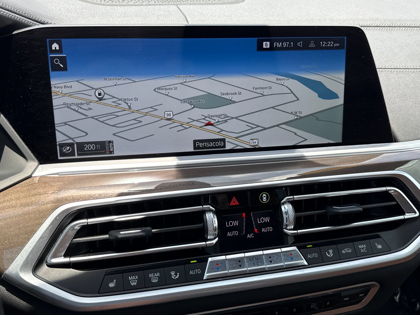 Used 2022 BMW X5 xDrive40i w/ Premium Package AWD/4WD image 16