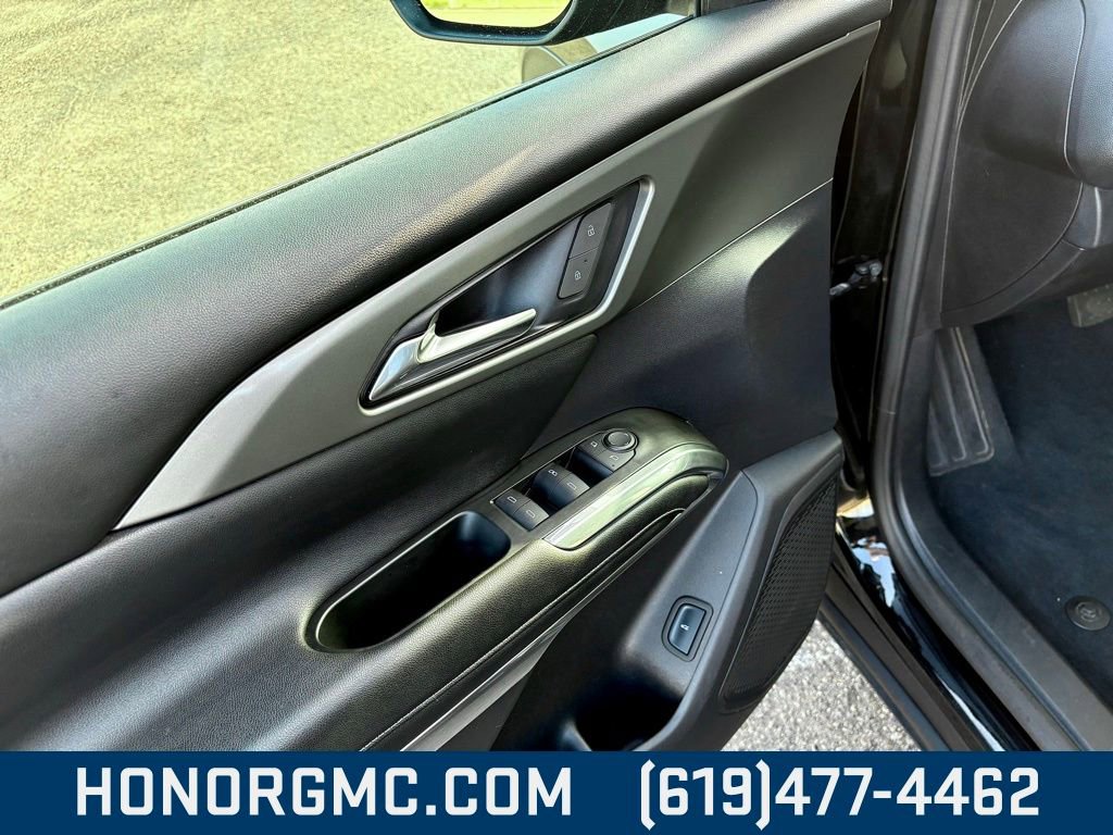 Used 2024 Chevrolet Traverse LT image 16