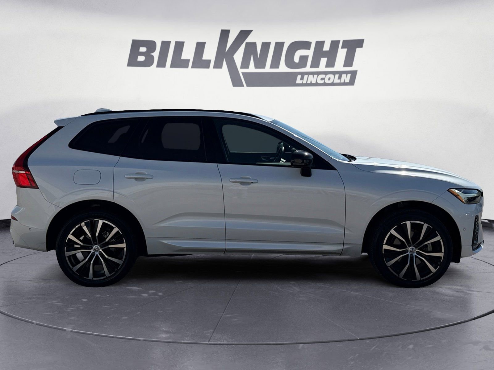 Used 2023 Volvo XC60 B5 Plus w/ Protection Package Premier image 6