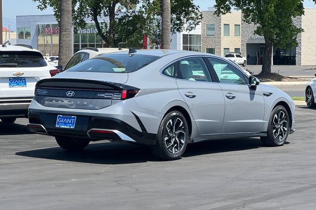 Used 2025 Hyundai Sonata SEL FWD image 4