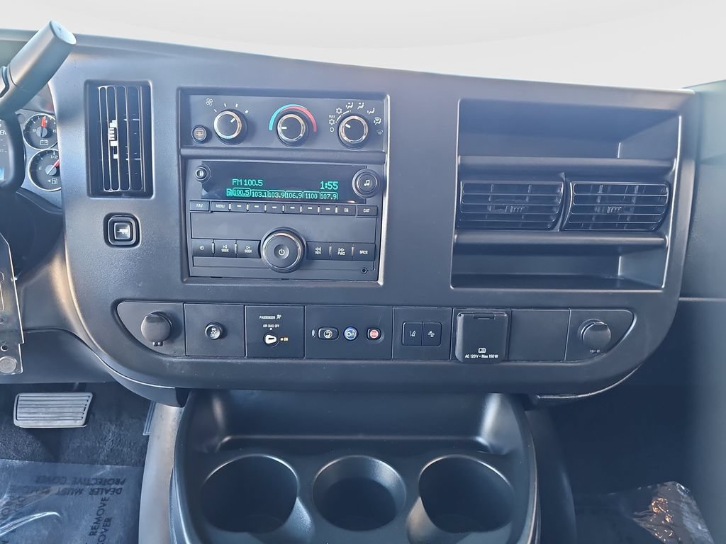 Used 2025 GMC Savana 3500 LT w/ LT Preferred Equipment Group RWD image 13