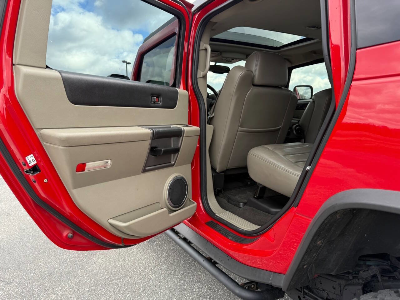 Used 2004 HUMMER H2 image 15