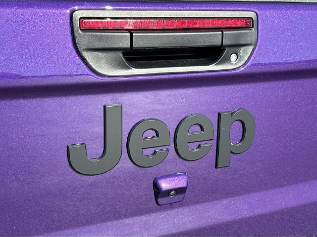 New 2026 Jeep Gladiator Sport AWD/4WD image 18