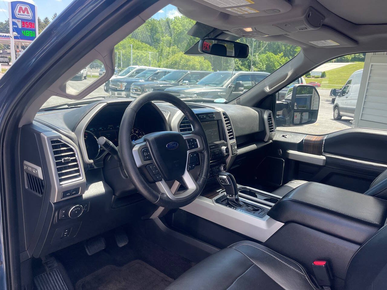 Used 2015 Ford F150 Lariat w/ Equipment Group 502A Luxury AWD/4WD image 17