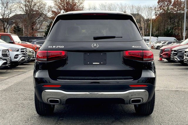 Used 2021 Mercedes-Benz GLB 250 4MATIC image 3
