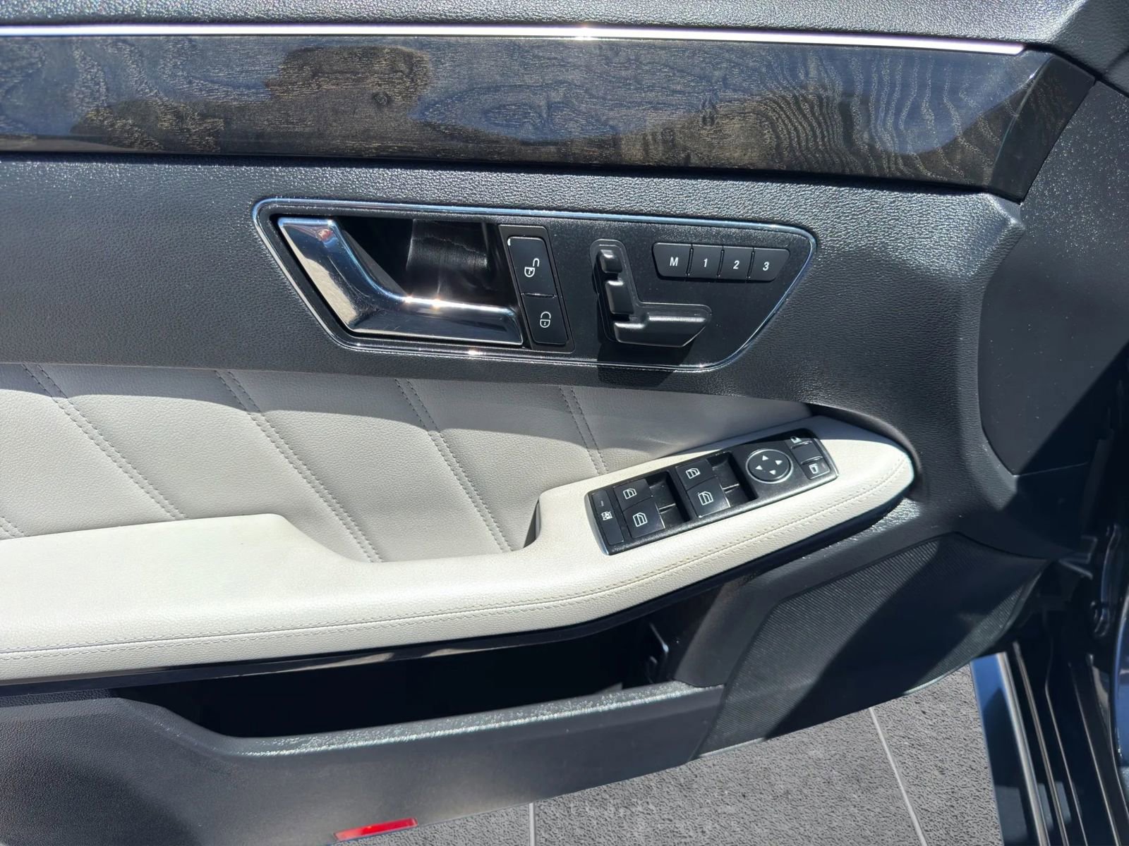 Used 2011 Mercedes-Benz E 350 E 350 4MATIC Sedan 4D image 28