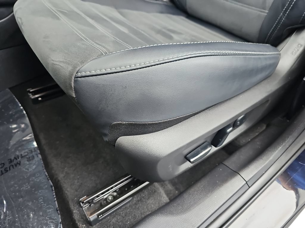 Used 2024 Mitsubishi Outlander 4WD Plug-In Hybrid image 28