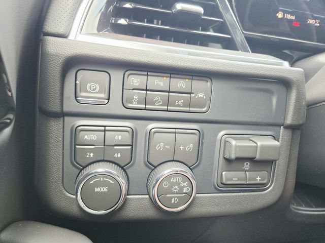 New 2026 Chevrolet Suburban Premier w/ Sun And Tow Package AWD/4WD image 29