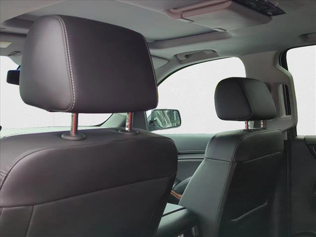Used 2019 Chevrolet Suburban Premier image 16