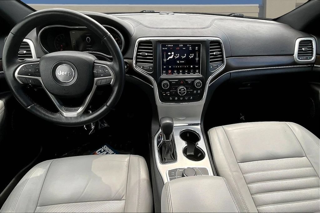 Used 2018 Jeep Grand Cherokee Limited AWD/4WD image 9