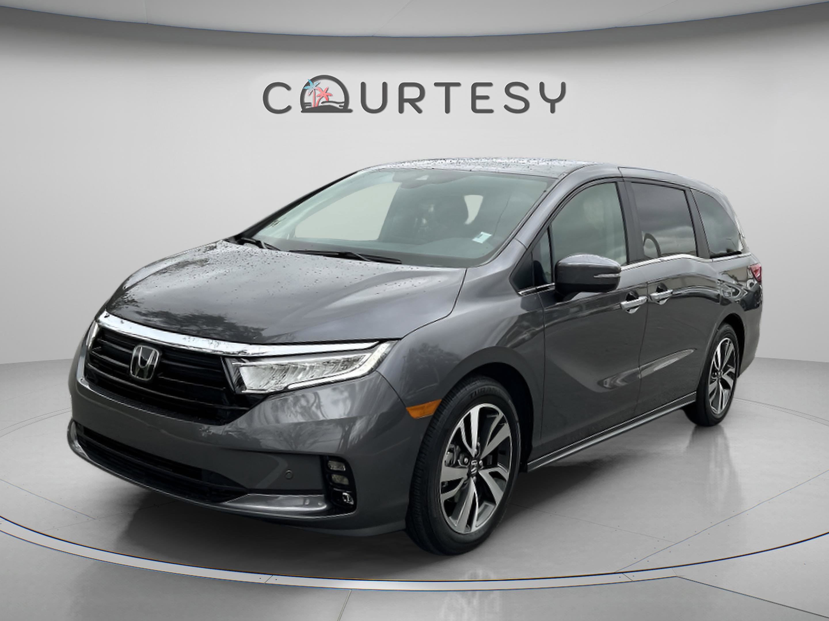 Certified 2024 Honda Odyssey Touring image 1
