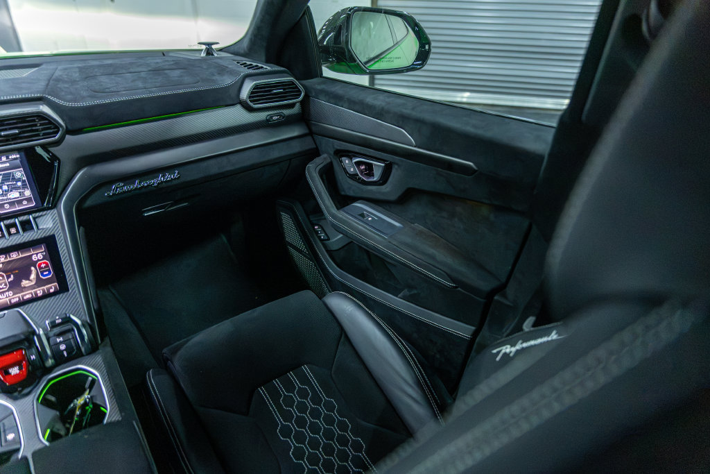 Used 2023 Lamborghini Urus Performante AWD/4WD image 60