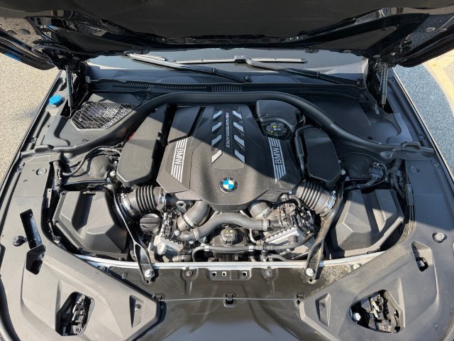 Used 2025 BMW M850i xDrive Coupe AWD/4WD image 33