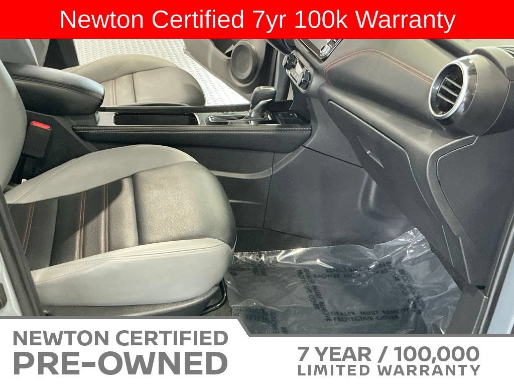 Used 2024 Nissan Kicks SR w/ SR Premium Package FWD image 17