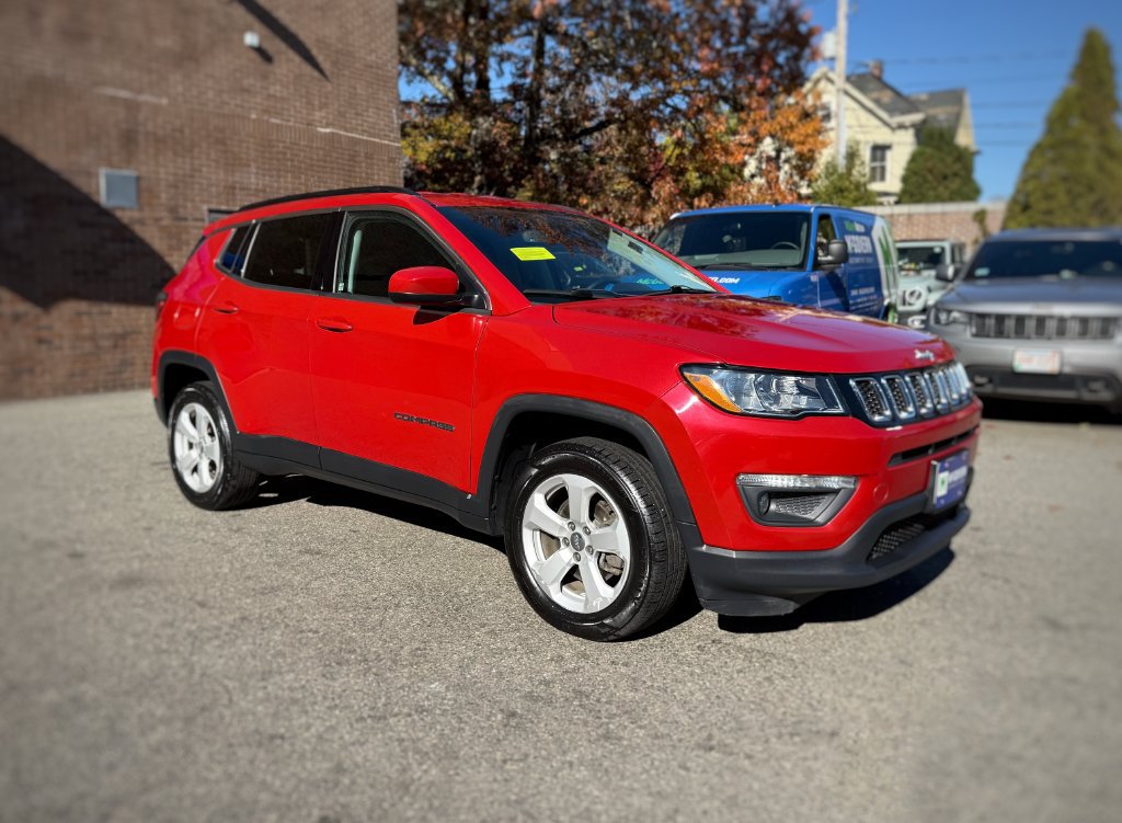 Used 2019 Jeep Compass Latitude w/ Popular Equipment Group AWD/4WD image 3