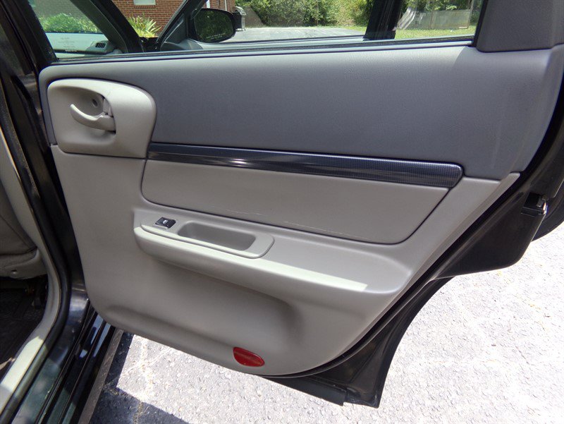 Used 2004 Chevrolet Impala SS w/ Preferred Equipment Group FWD image 48