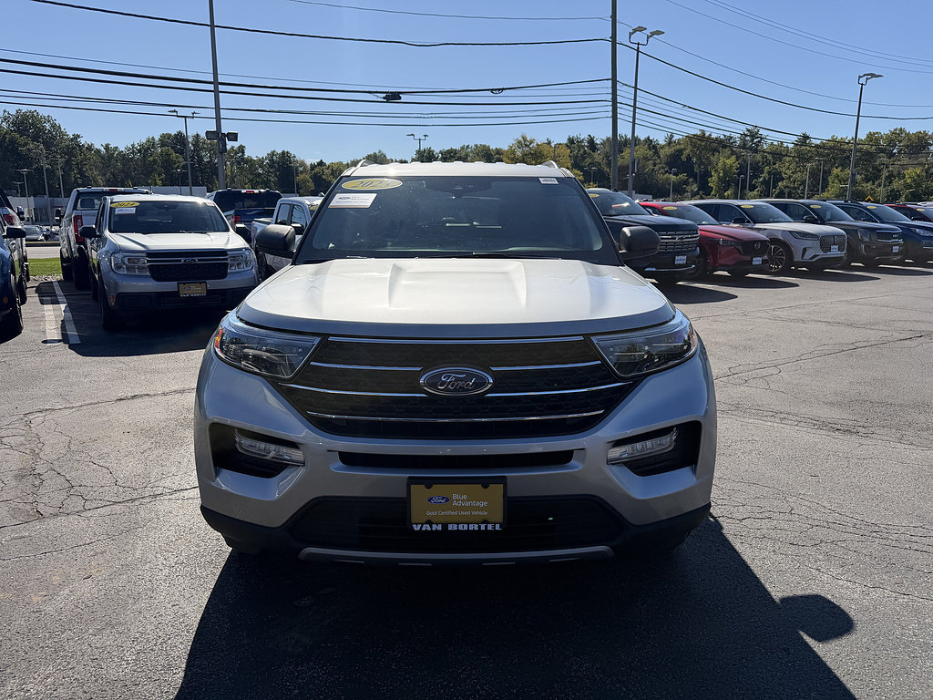 Certified 2023 Ford Explorer XLT w/ Equipment Group 202A AWD/4WD image 10