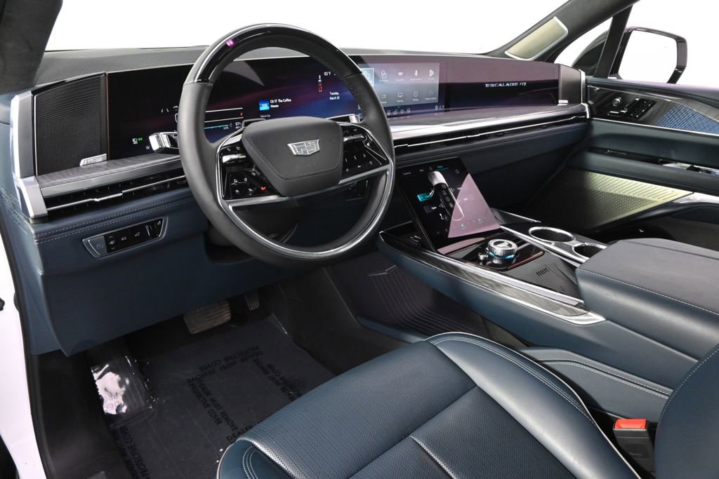 New 2025 Cadillac Escalade IQ Luxury 2 AWD/4WD image 12