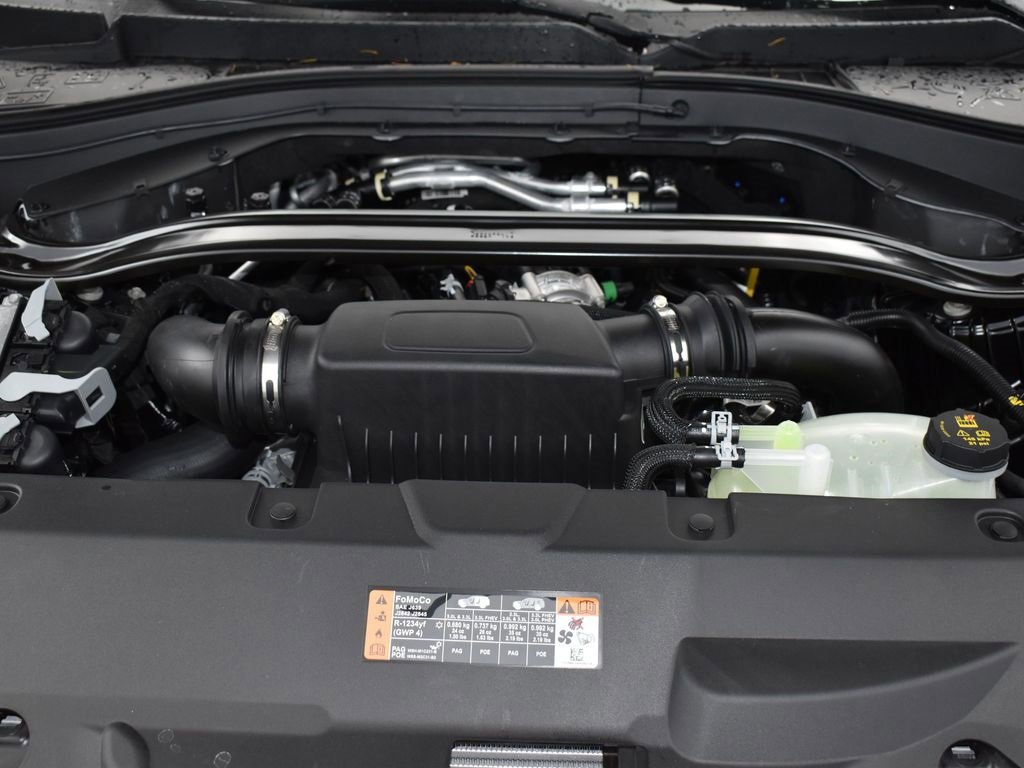 Used 2025 Lincoln Aviator AWD w/ Jet Appearance Package image 16