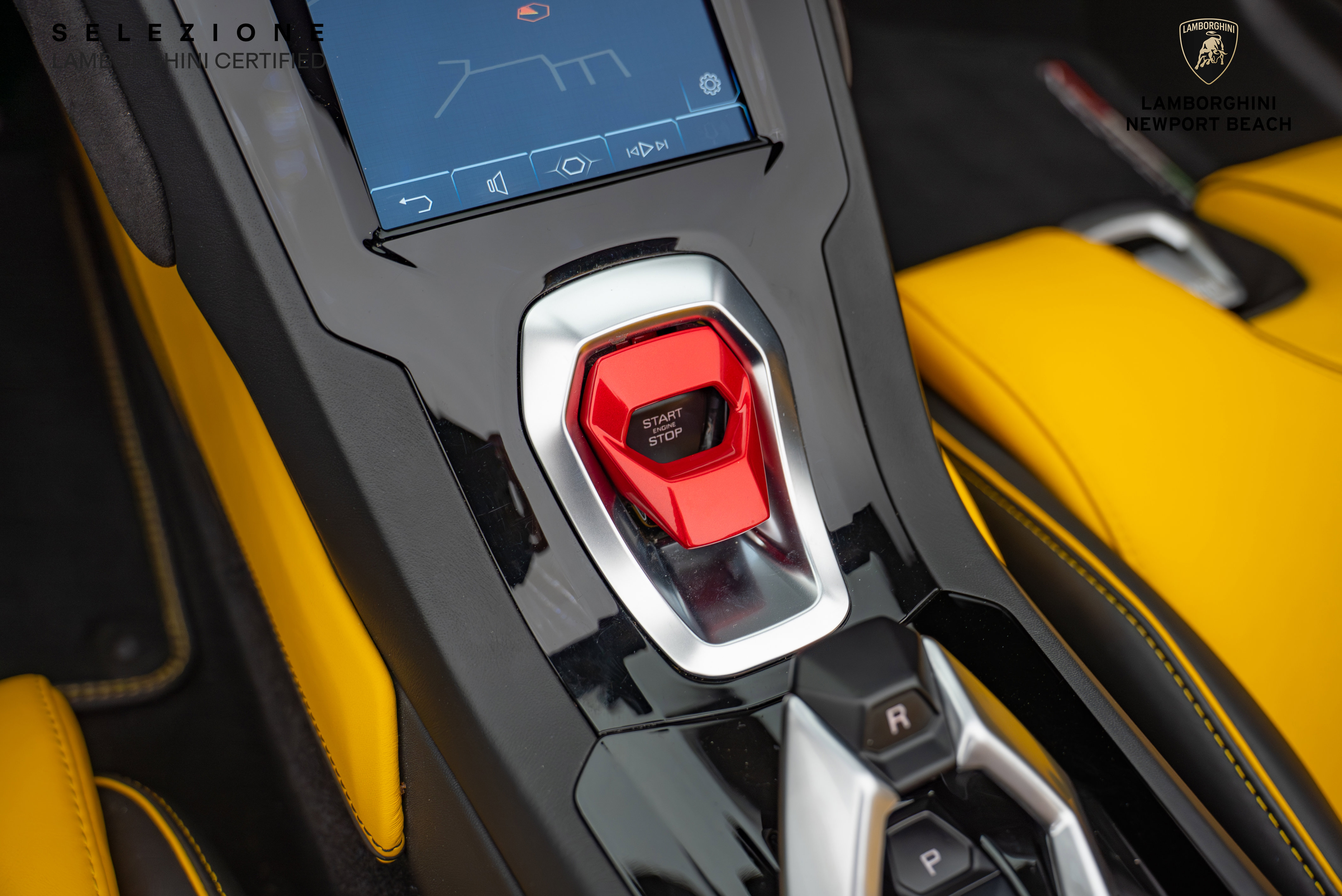 Used 2020 Lamborghini Huracan EVO image 31