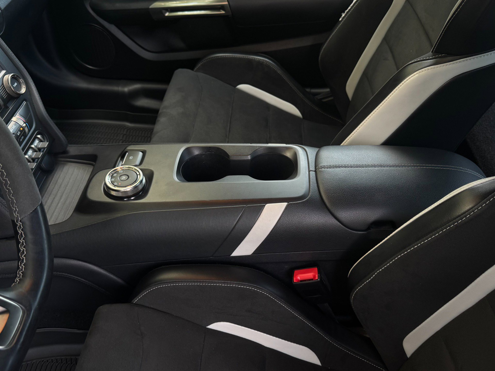 Used 2020 Ford Mustang Shelby GT500 w/ Technology Package image 11