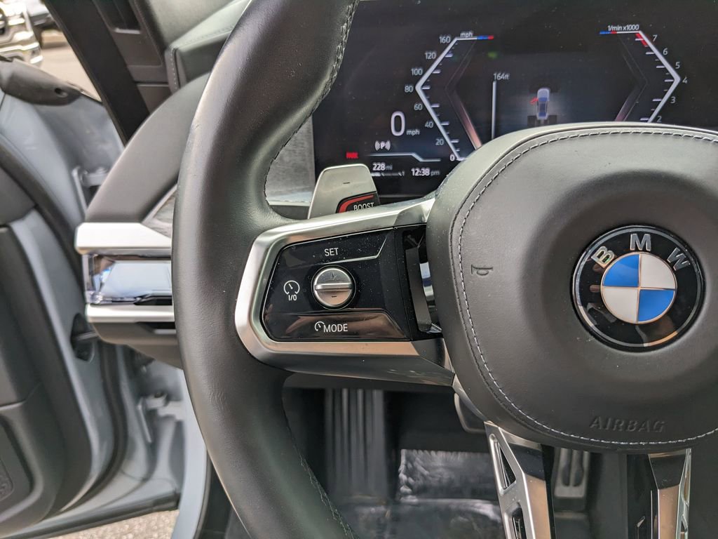 Used 2025 BMW 740i image 27