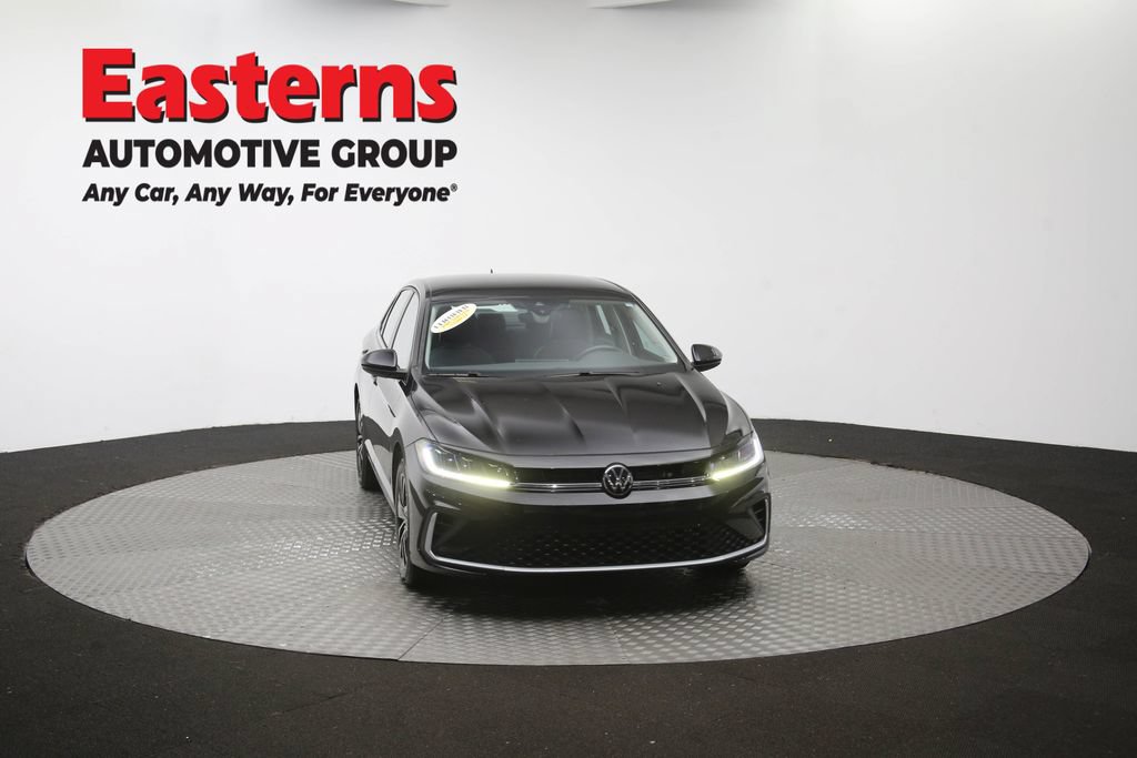 Used 2025 Volkswagen Jetta SE FWD image 50