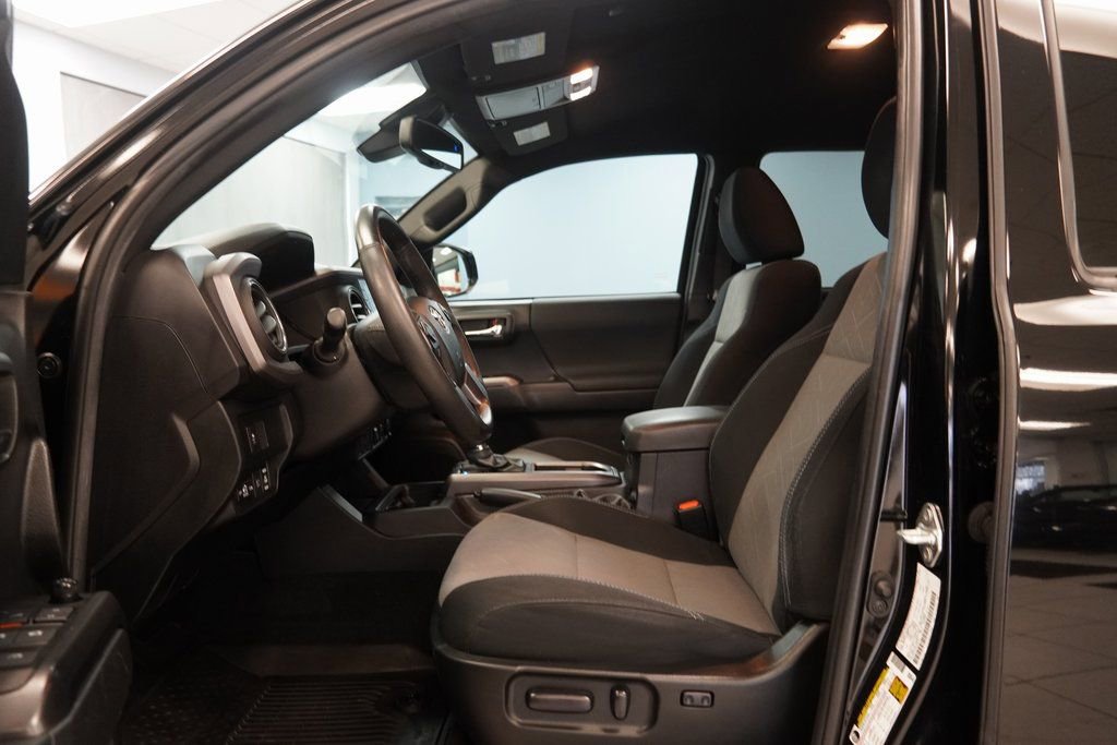 Used 2023 Toyota Tacoma TRD Sport image 4