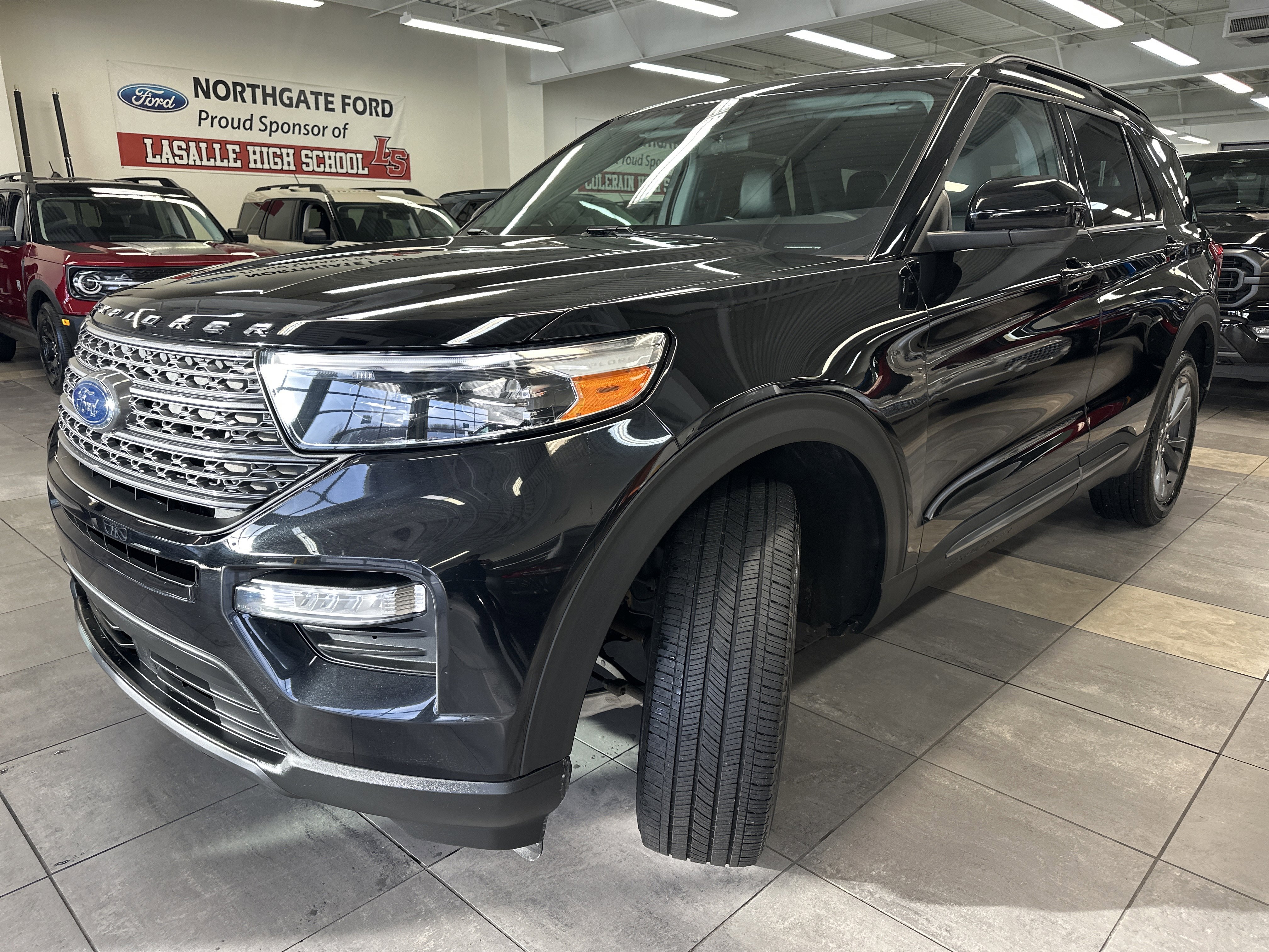 Used 2023 Ford Explorer XLT w/ Equipment Group 202A image 17