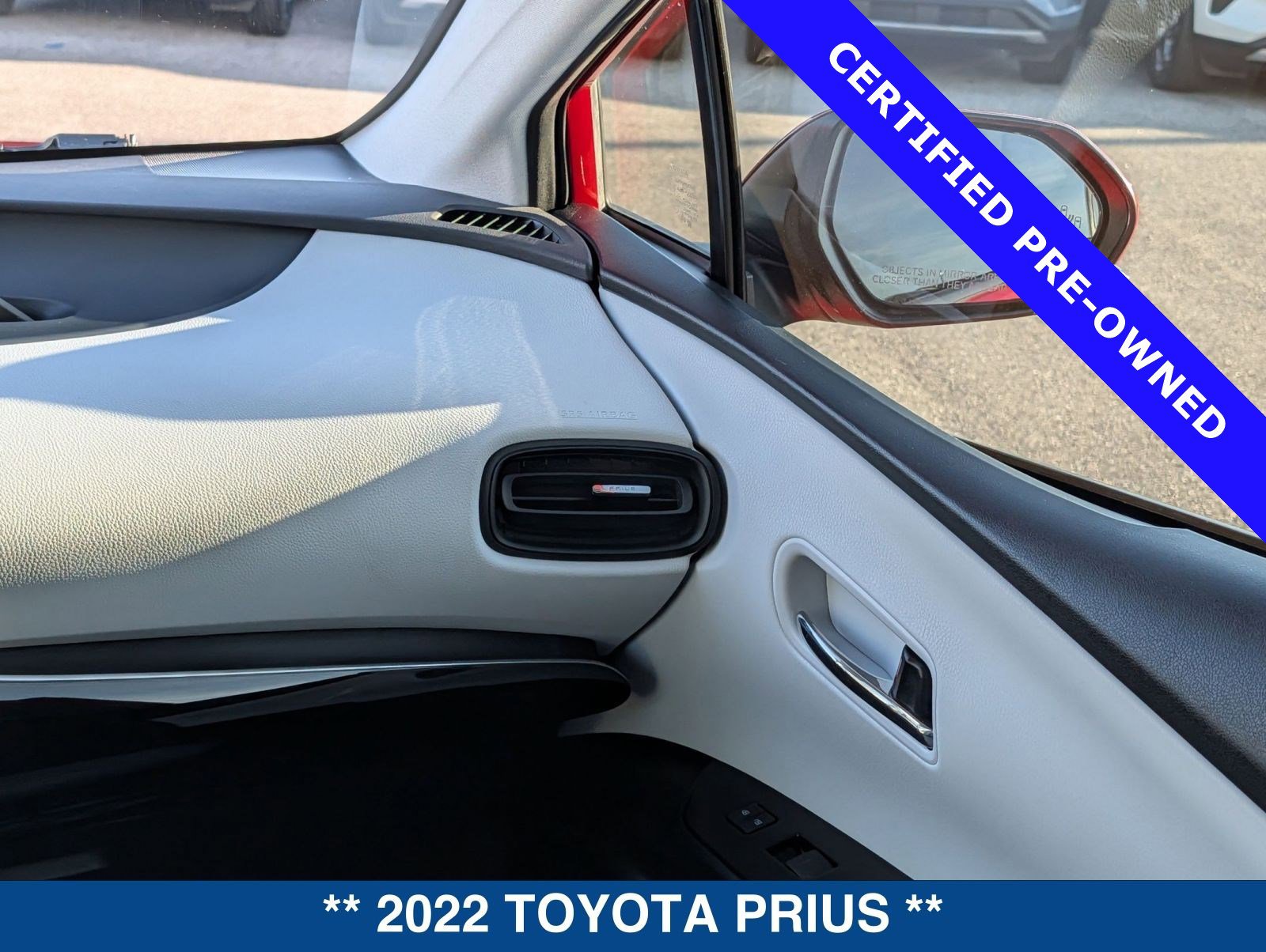 Used 2022 Toyota Prius LE image 17