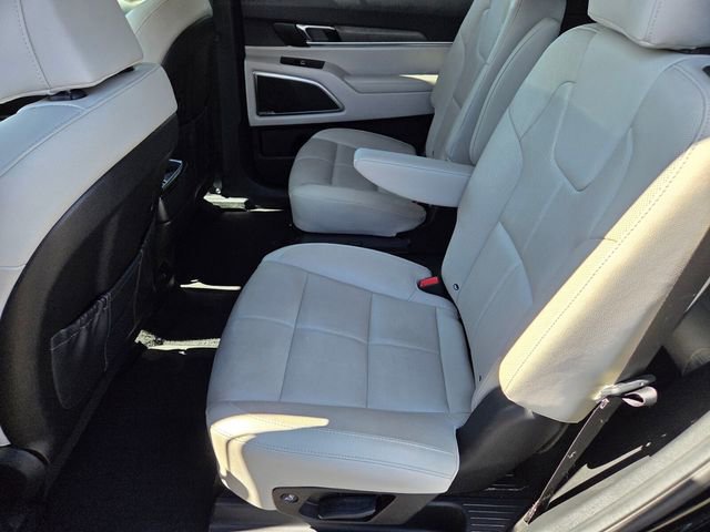 Used 2022 Kia Telluride SX w/ Towing Package FWD image 12