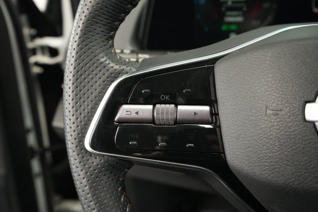 Used 2023 Nissan Ariya AWD image 34