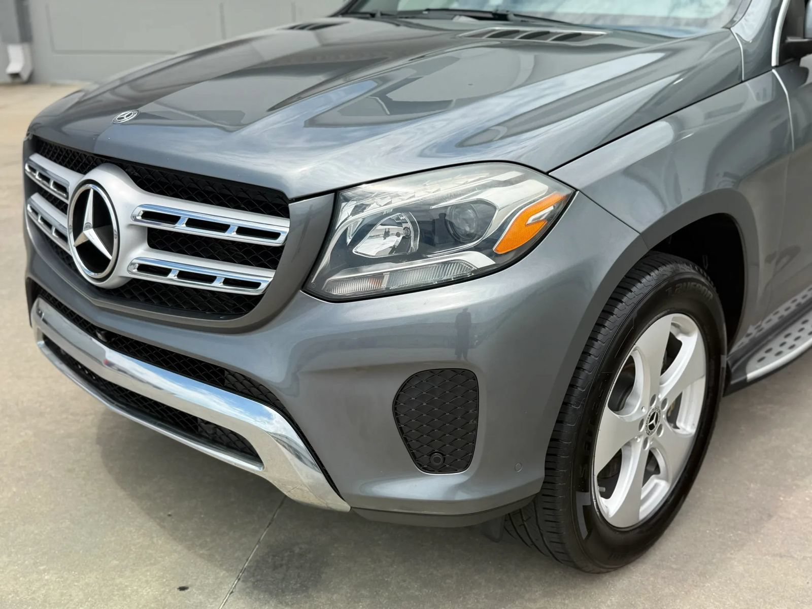 Used 2018 Mercedes-Benz GLS 450 4MATIC w/ Premium Package image 2