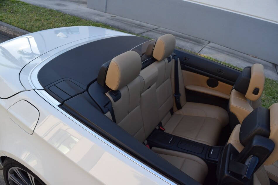Used 2011 BMW M3 Convertible RWD image 45