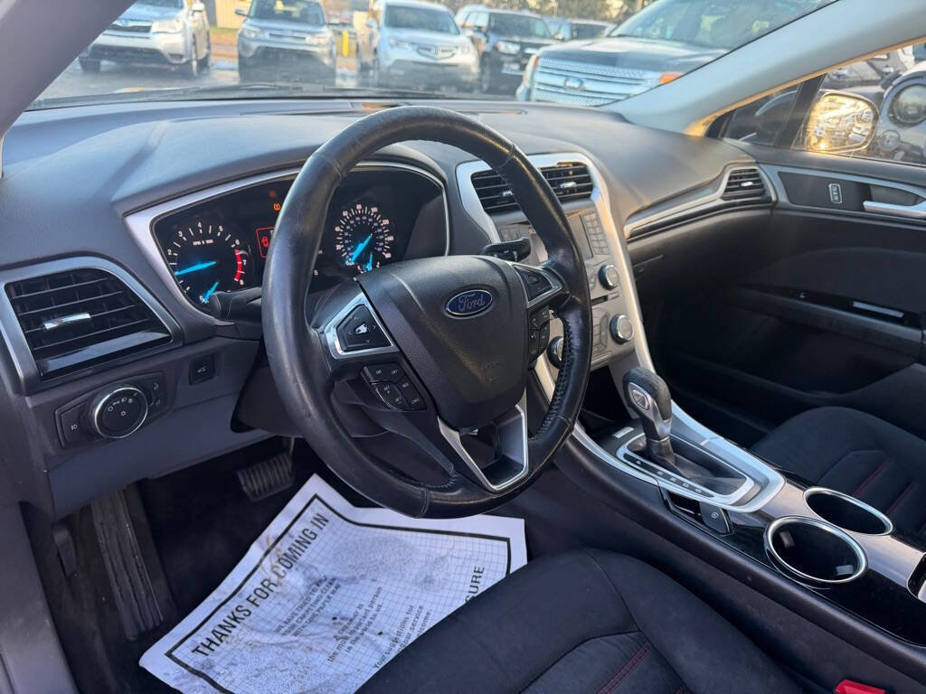 Used 2013 Ford Fusion SE image 14