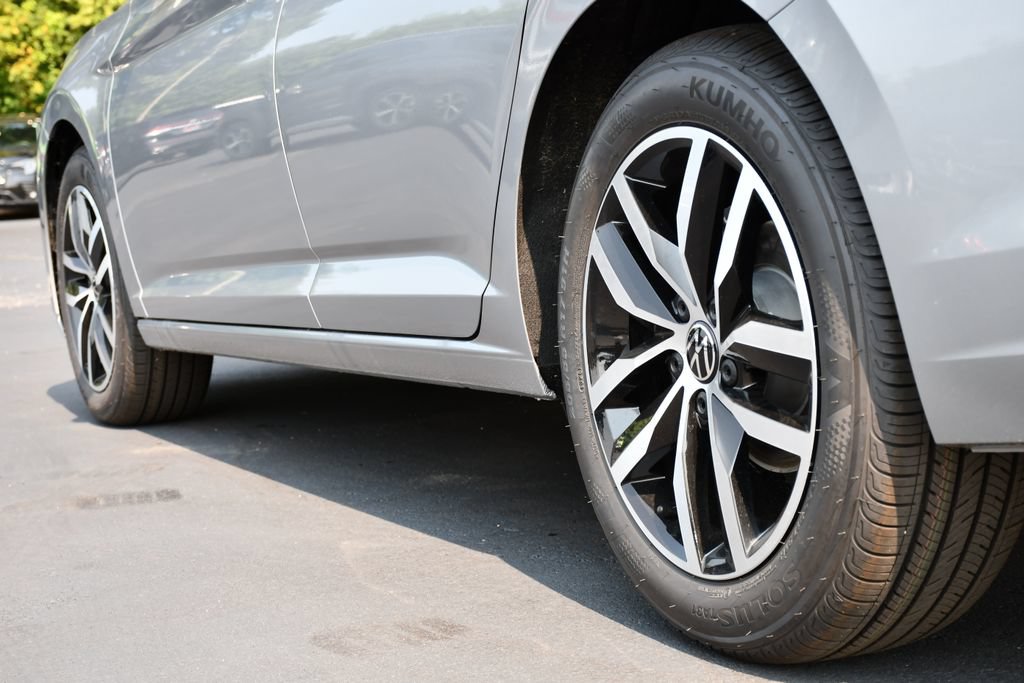New 2026 Volkswagen Jetta SE FWD image 9