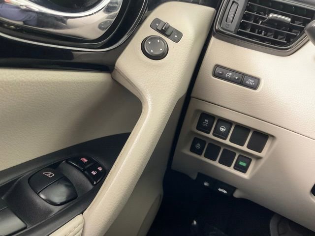 Used 2019 Nissan Rogue Sport SL w/ Premium Package image 20