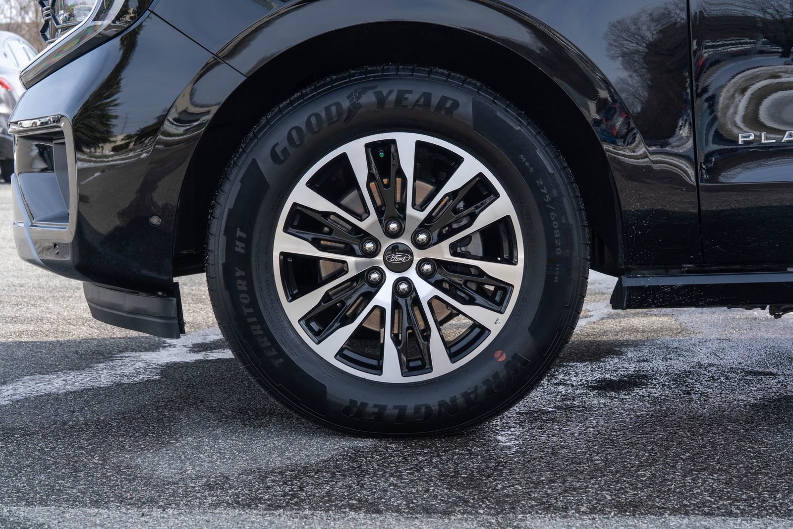 Used 2025 Ford Expedition Max Platinum image 9