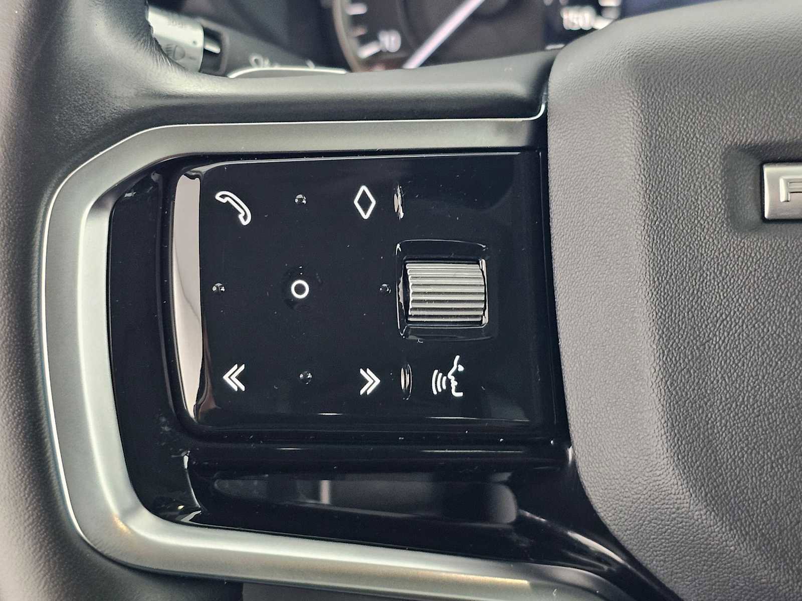 Used 2022 Land Rover Range Rover Velar S image 25