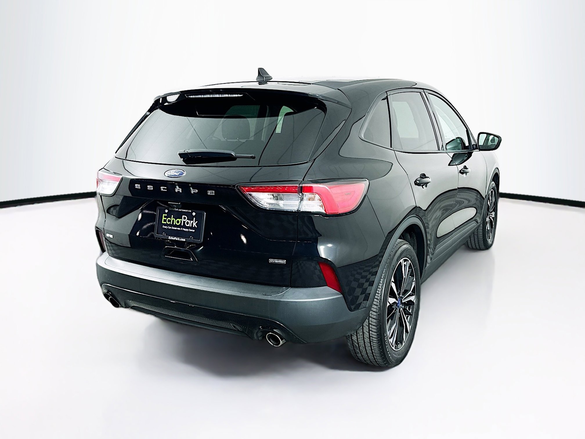 Used 2022 Ford Escape SE w/ SE Sport Appearance Package image 9