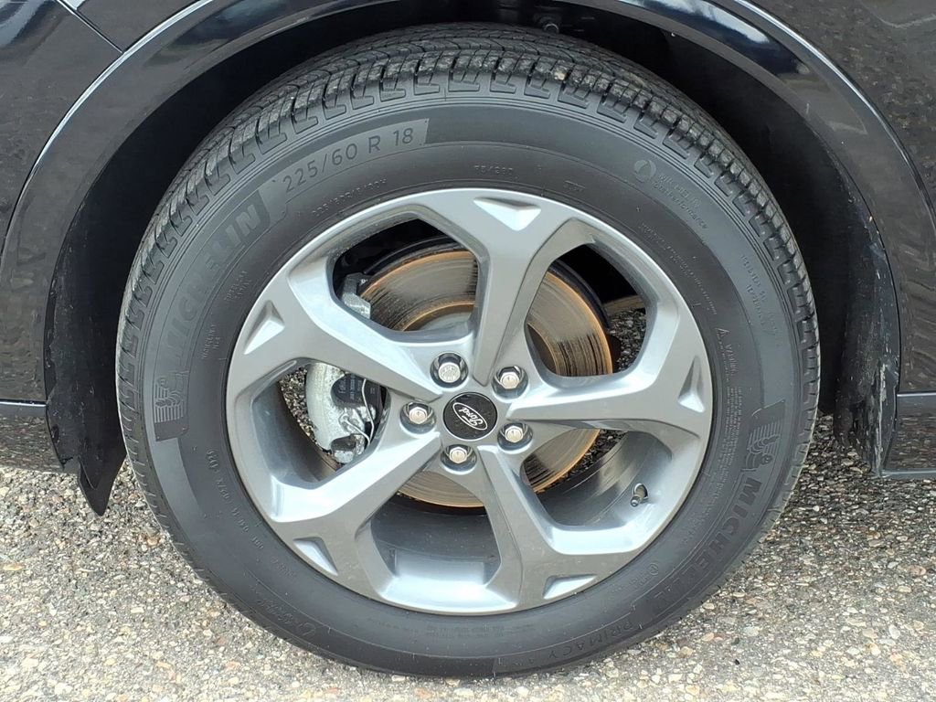 Used 2024 Ford Escape ST-Line w/ Tech Pack #1 image 9