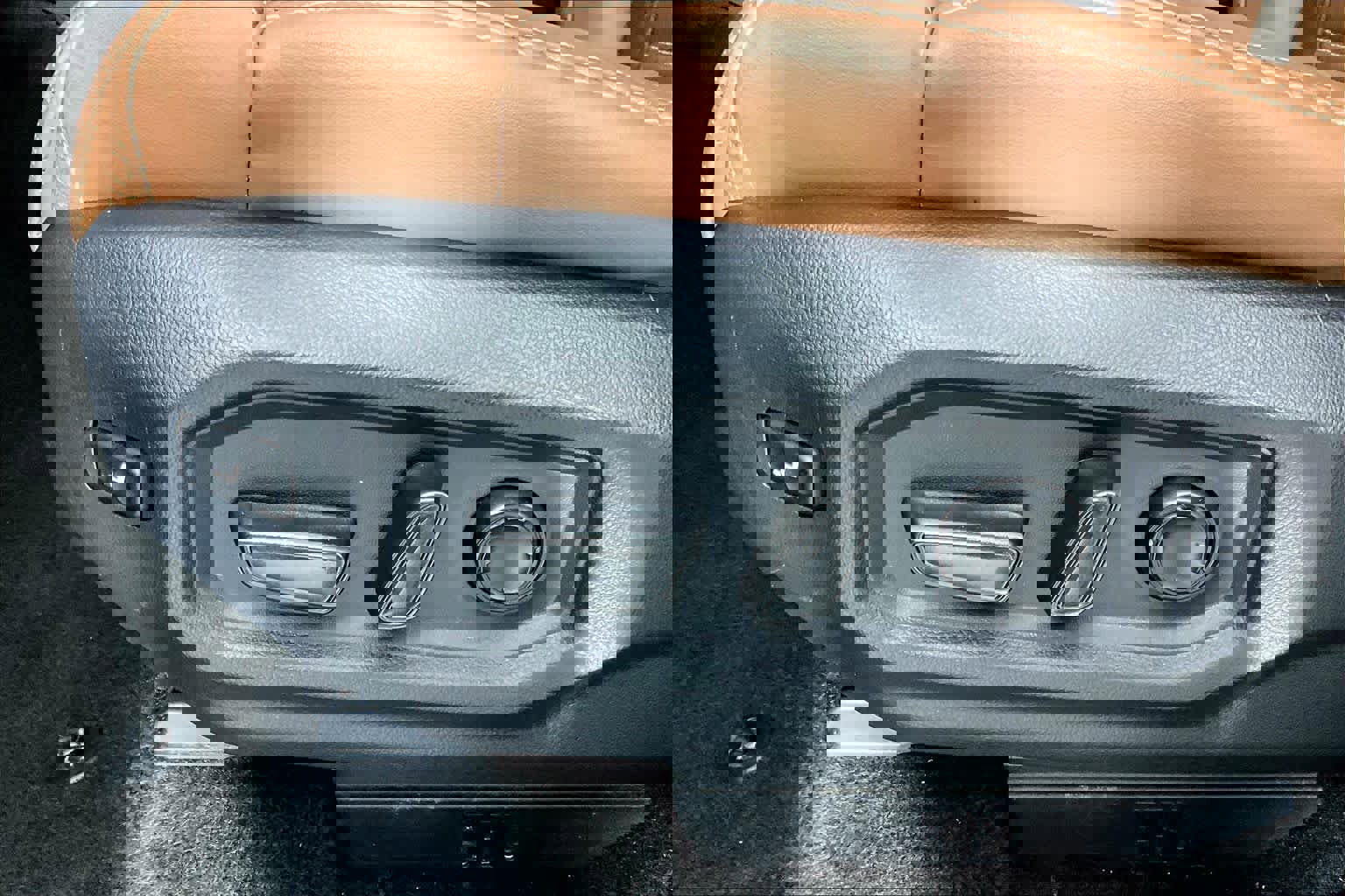 Used 2024 Toyota Tundra 1794 Edition image 33