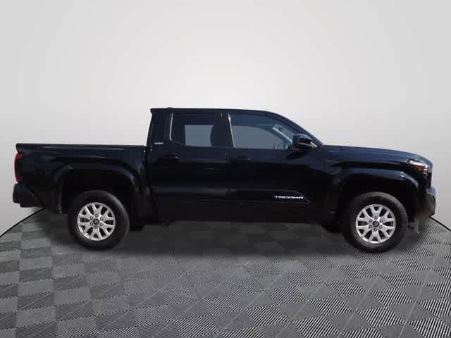 Used 2025 Toyota Tacoma SR5 AWD/4WD image 4