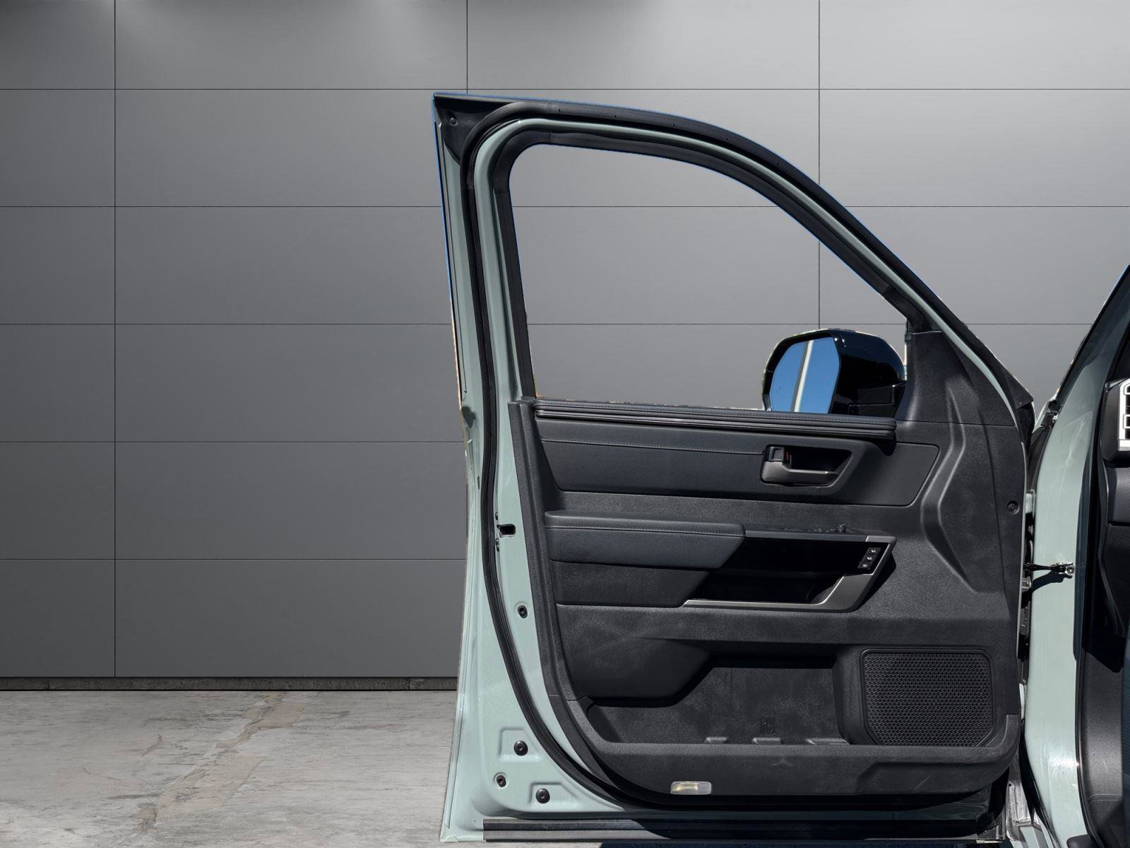 Used 2025 Toyota Tundra Limited image 13